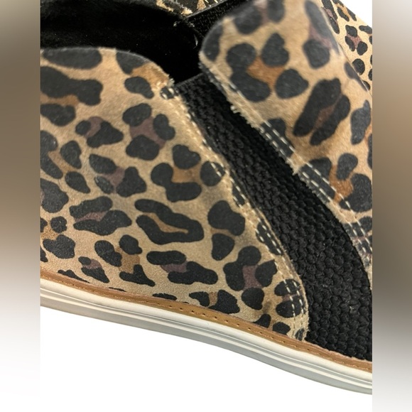 Toms Bryce Leopard Slip On Chelsea Boot Sneakers Shoes 10016760 Womens size 7 - Picture 2 of 6